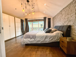 Photo 11- click for photo gallery